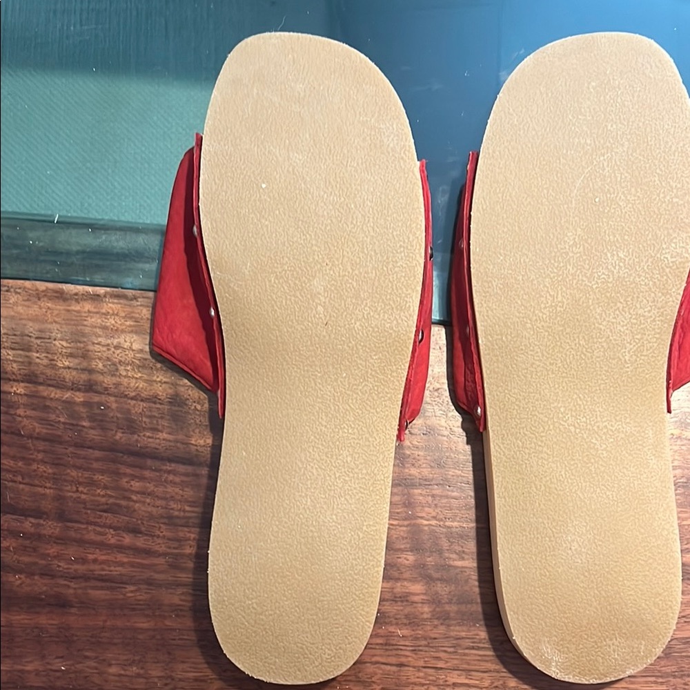 Eddie Bauer Red Sandals with Suede Crossover Straps - Picture 3 of 3